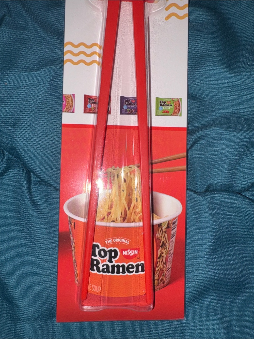 Nissin Cup Noodles Red Chopsticks Helper & Ramen Cup Spoon Set - Picture 6 of 12